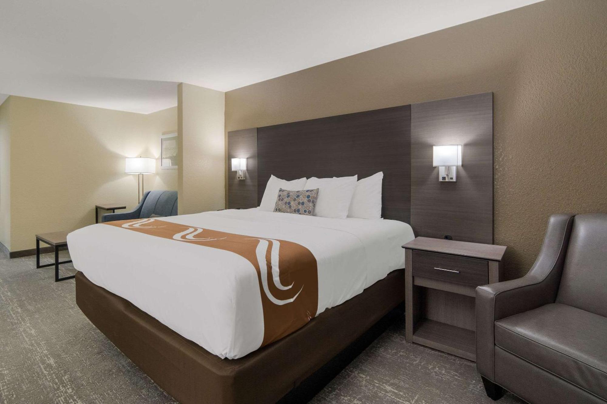 Quality Inn & Suites Roanoke - Fort Worth North Exterior foto